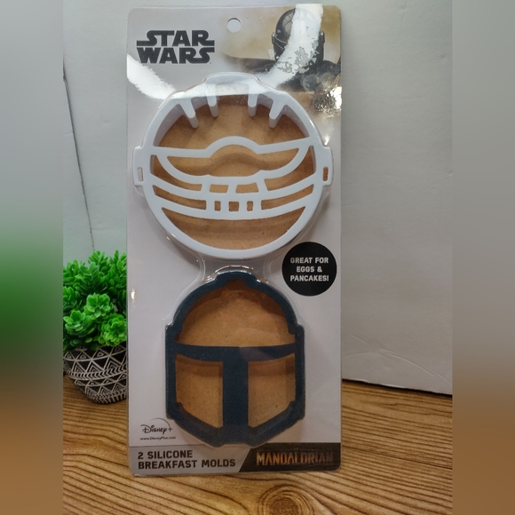 Star Wars Mandalorian Breakfast Silicone Cooking Molds - Picture 1 of 6